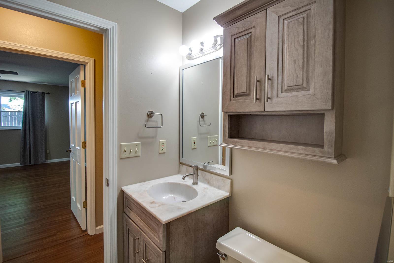 4523 Moonlight Way Alton, IL 62002 - Photo 22 of 27 Gallery Image 22