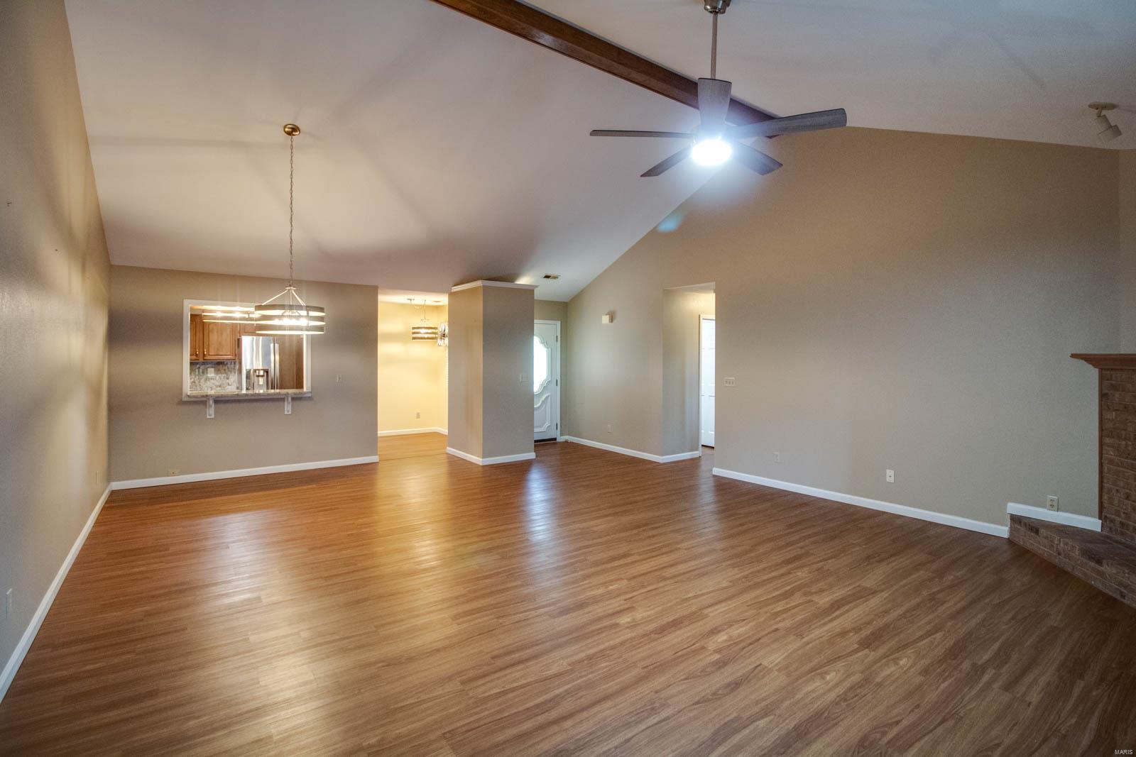 4523 Moonlight Way Alton, IL 62002 - Photo 5 of 27 Gallery Image 5