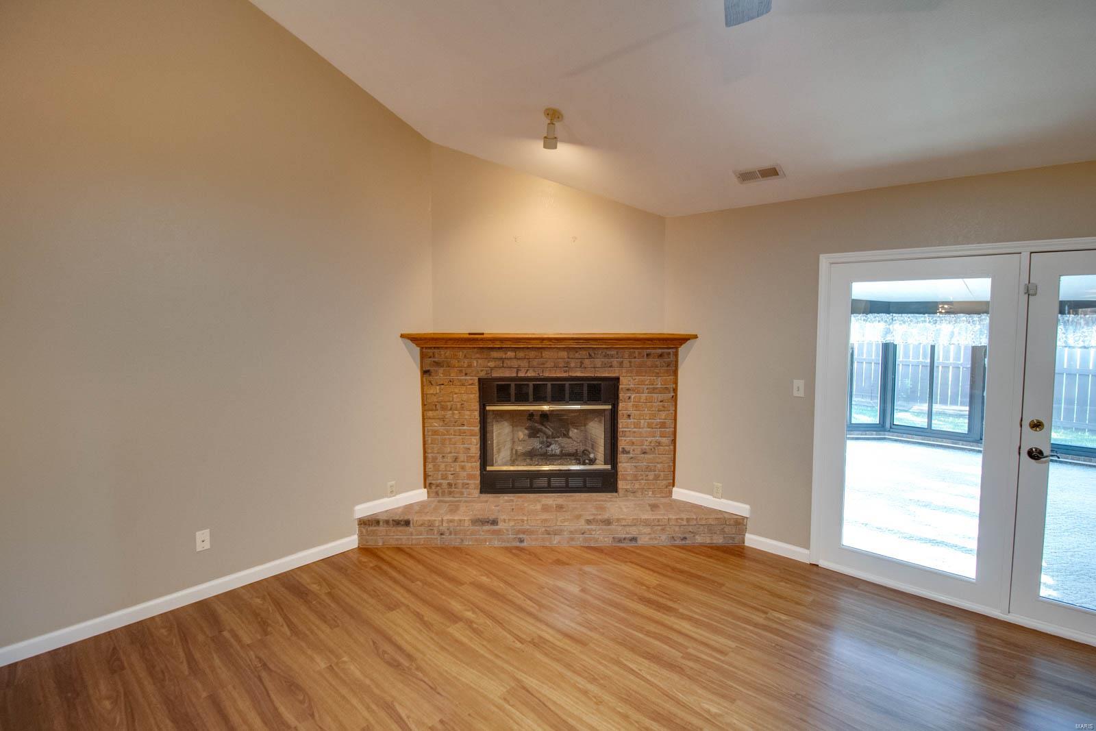 4523 Moonlight Way Alton, IL 62002 - Photo 7 of 27 Gallery Image 7