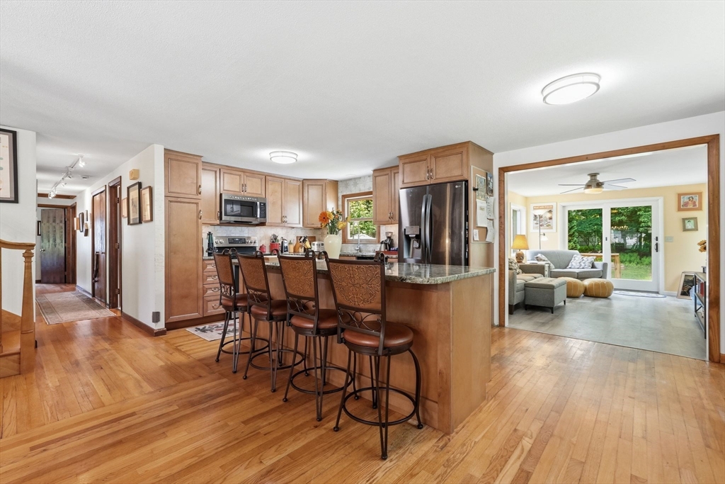 189 Pondview Drive Amherst, MA 01002 - Photo 12 of 42 Gallery Image 12
