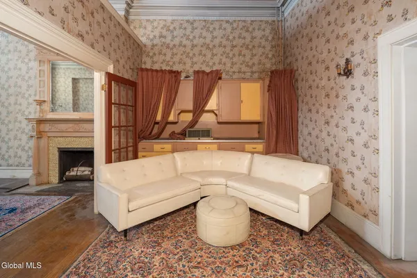 $299,900 | 93 Ten Broeck Street, Albany, NY 12210