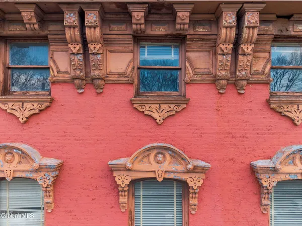 $299,900 | 93 Ten Broeck Street, Albany, NY 12210