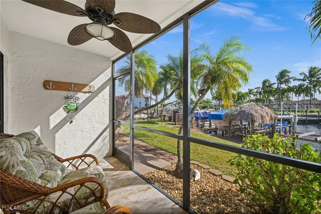 $285,000 | 4803 Southwest Santa Barbara Court, Unit 8, Cape Coral, FL 33914
