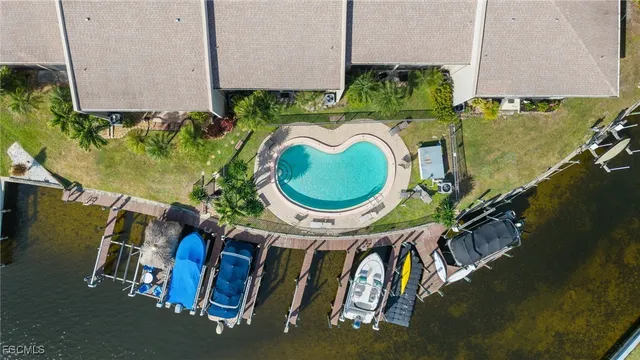 $285,000 | 4803 Southwest Santa Barbara Court, Unit 8, Cape Coral, FL 33914