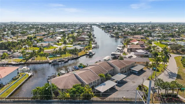 $285,000 | 4803 Southwest Santa Barbara Court, Unit 8, Cape Coral, FL 33914