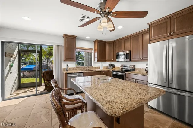 $285,000 | 4803 Southwest Santa Barbara Court, Unit 8, Cape Coral, FL 33914