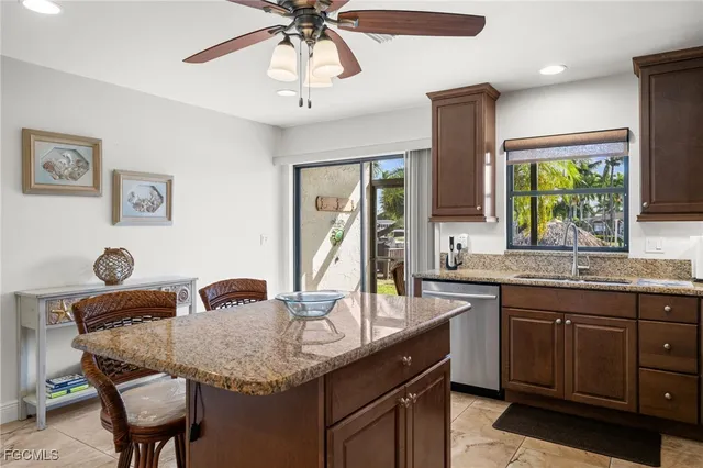 $285,000 | 4803 Southwest Santa Barbara Court, Unit 8, Cape Coral, FL 33914