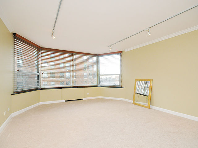 720 West Gordon Terrace, Unit 5AR Chicago, IL 60613 - Photo 12 of 15