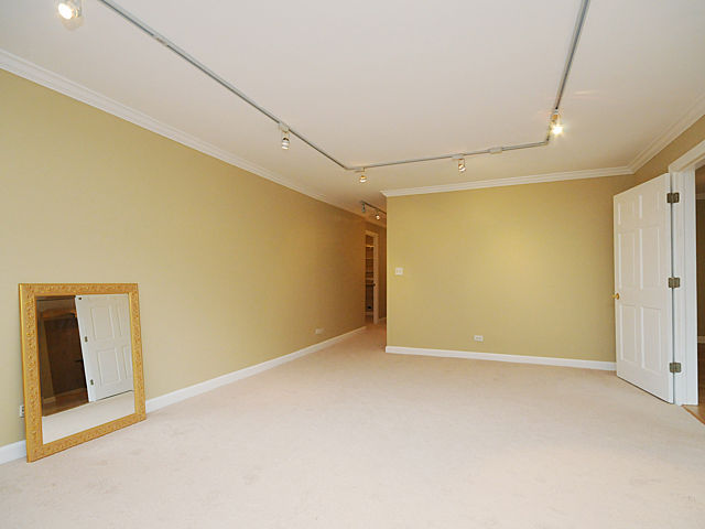 720 West Gordon Terrace, Unit 5AR Chicago, IL 60613 - Photo 13 of 15