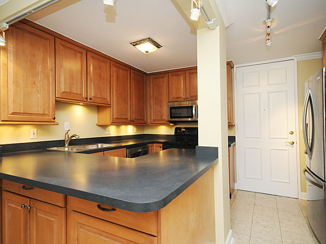 720 West Gordon Terrace, Unit 5AR Chicago, IL 60613 - Photo 3 of 15