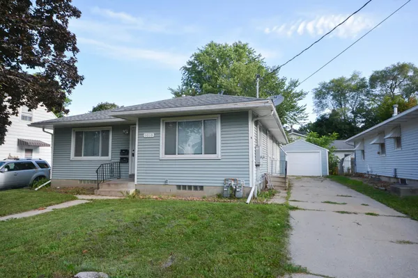 $275,000 | 1013 9th Street Northeast, Rochester, MN 55906