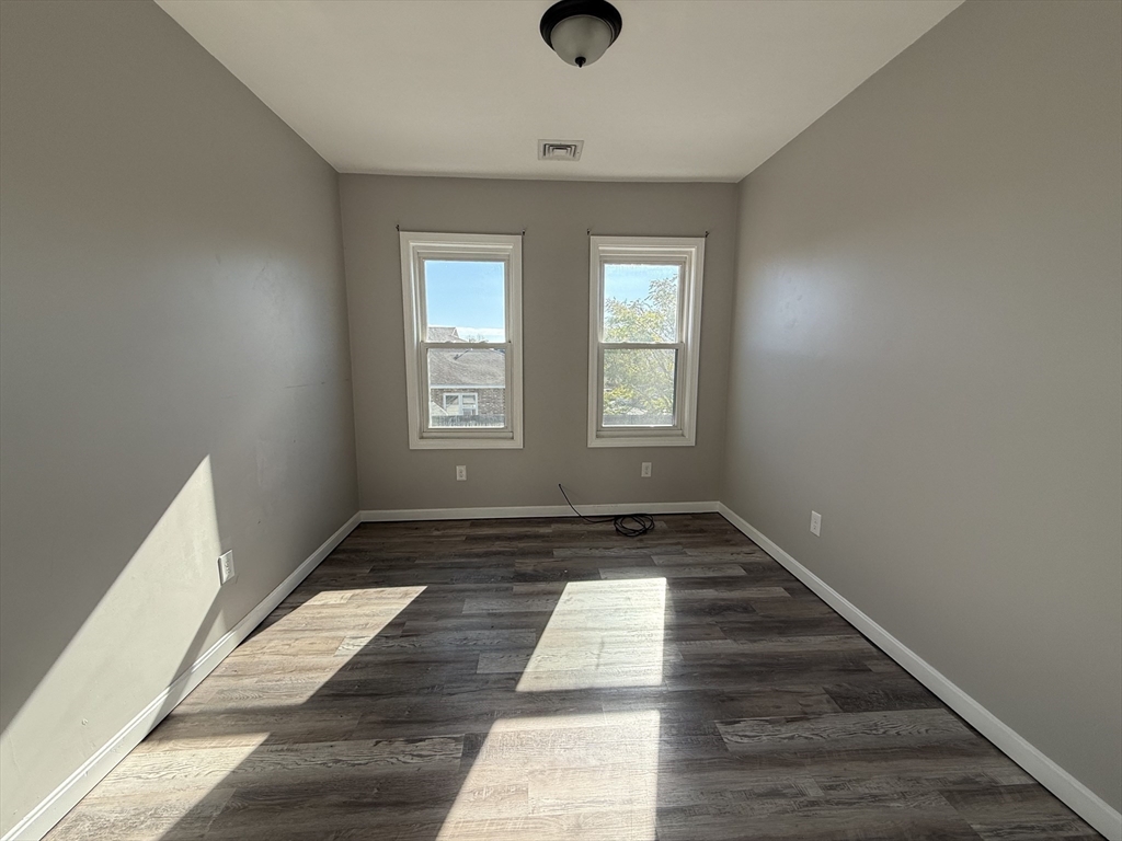 357 Howard Street, Unit 1 Lawrence, MA 01841 - Photo 5 of 13