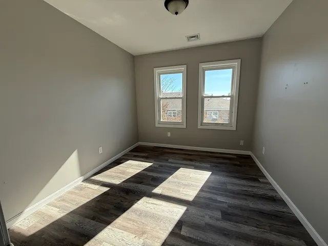 $2,400 | 357 Howard Street, Unit 1, Lawrence, MA 01841