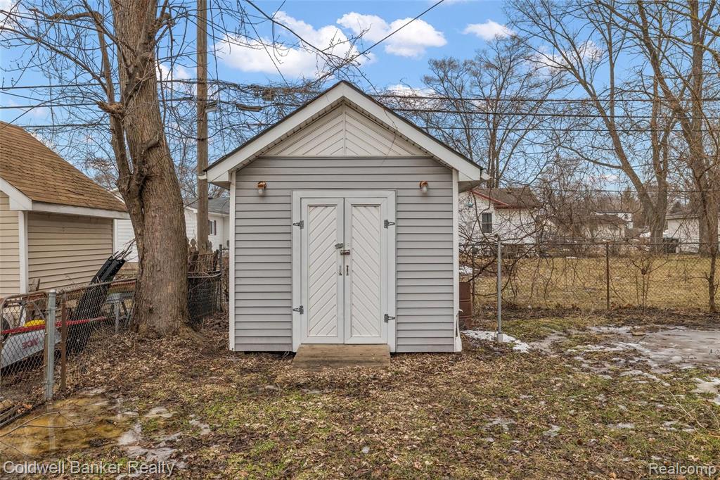 47235 Dequindre Road Rochester Hills, MI 48307 - Photo 7 of 30