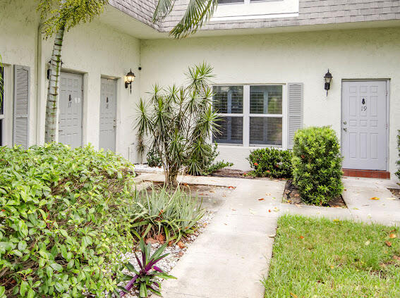 1845 Northwest 4th Avenue, Unit 19 Boca Raton, FL 33432 - Photo 2 of 17 IMG_2415