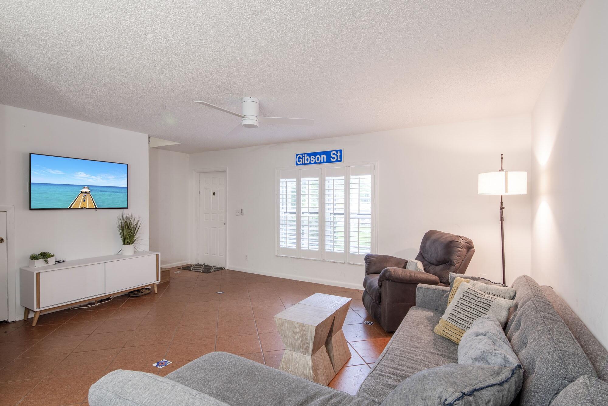 1845 Northwest 4th Avenue, Unit 19 Boca Raton, FL 33432 - Photo 4 of 17 _IMG8124