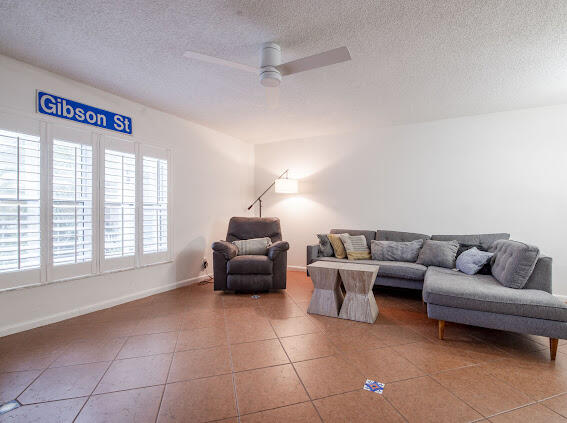1845 Northwest 4th Avenue, Unit 19 Boca Raton, FL 33432 - Photo 5 of 17 IMG_2402