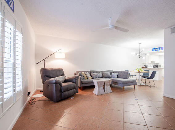 1845 Northwest 4th Avenue, Unit 19 Boca Raton, FL 33432 - Photo 6 of 17 IMG_2403