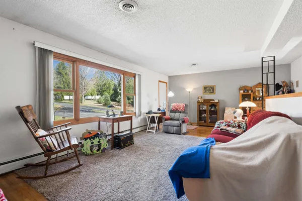 $365,000 | 959 Whispering Lane, Hazel Green, WI 53811