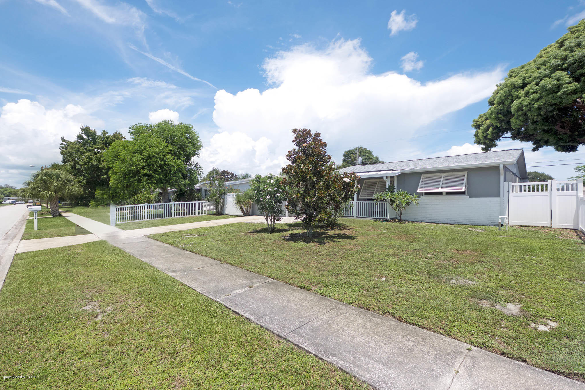 2162 Woodbury Road Melbourne, FL 32935 - Photo 4 of 32 DSCF7187