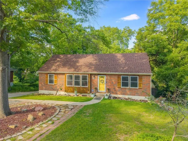 $335,000 | 6607 Northwest Quail Run Drive, Kansas City, MO 64152