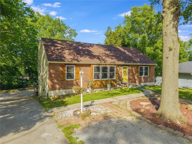 $335,000 | 6607 Northwest Quail Run Drive, Kansas City, MO 64152