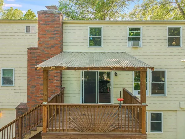 $329,000 | 6607 Northwest Quail Run Drive, Kansas City, MO 64152