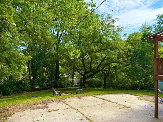 $329,000 | 6607 Northwest Quail Run Drive, Kansas City, MO 64152