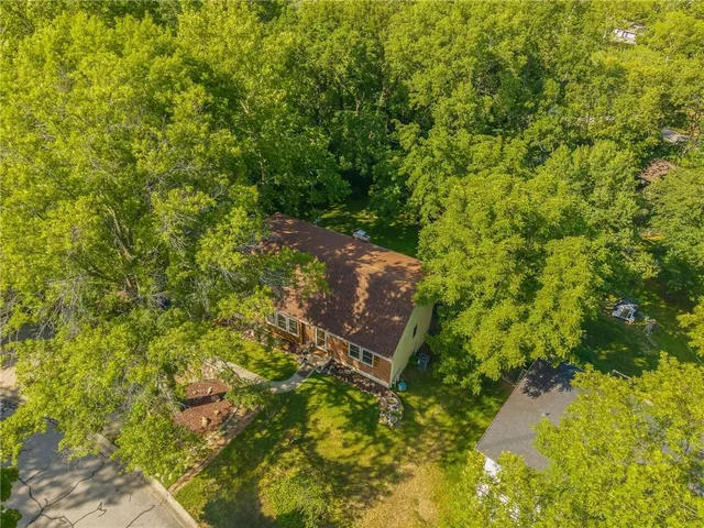 $335,000 | 6607 Northwest Quail Run Drive, Kansas City, MO 64152