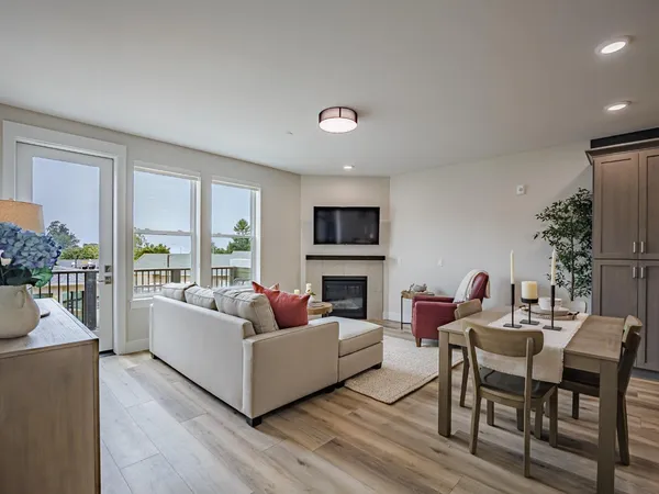 $1,350,000 | 131 Aptos Vlg Way, Unit 2, Aptos, CA 95003
