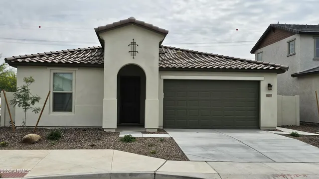 $2,300 | 12757 West Pkwy Lane, Avondale, AZ 85323