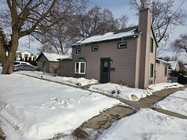 $200,000 | 123 South Broad Street, Elkhorn, WI 53121