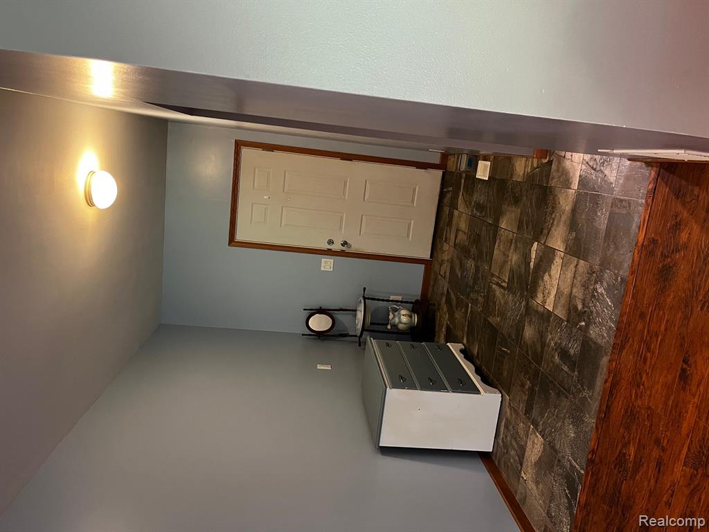 895 Jennings Road Whitmore Lake, MI 48189 - Photo 10 of 49 Gallery Image 10
