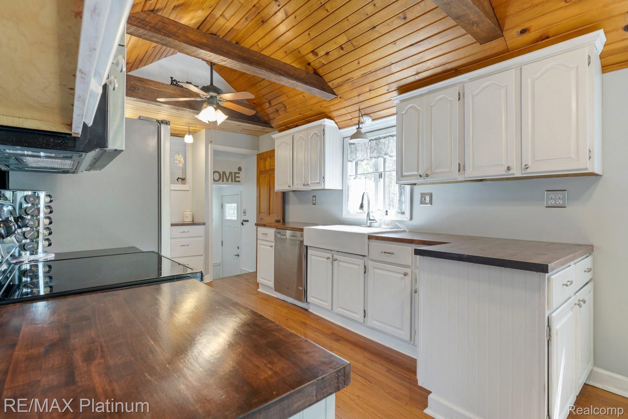 10116 Skeman Road Brighton, MI 48114 - Photo 23 of 48 23-web-or-mls-1P6A4573.jpg