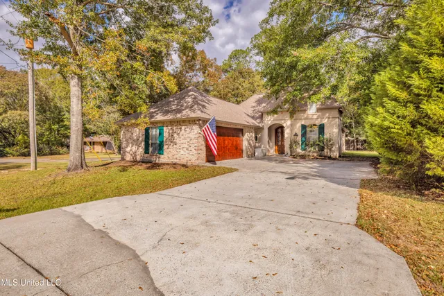 $310,000 | 796 Hapuna Place, Diamondhead, MS 39525