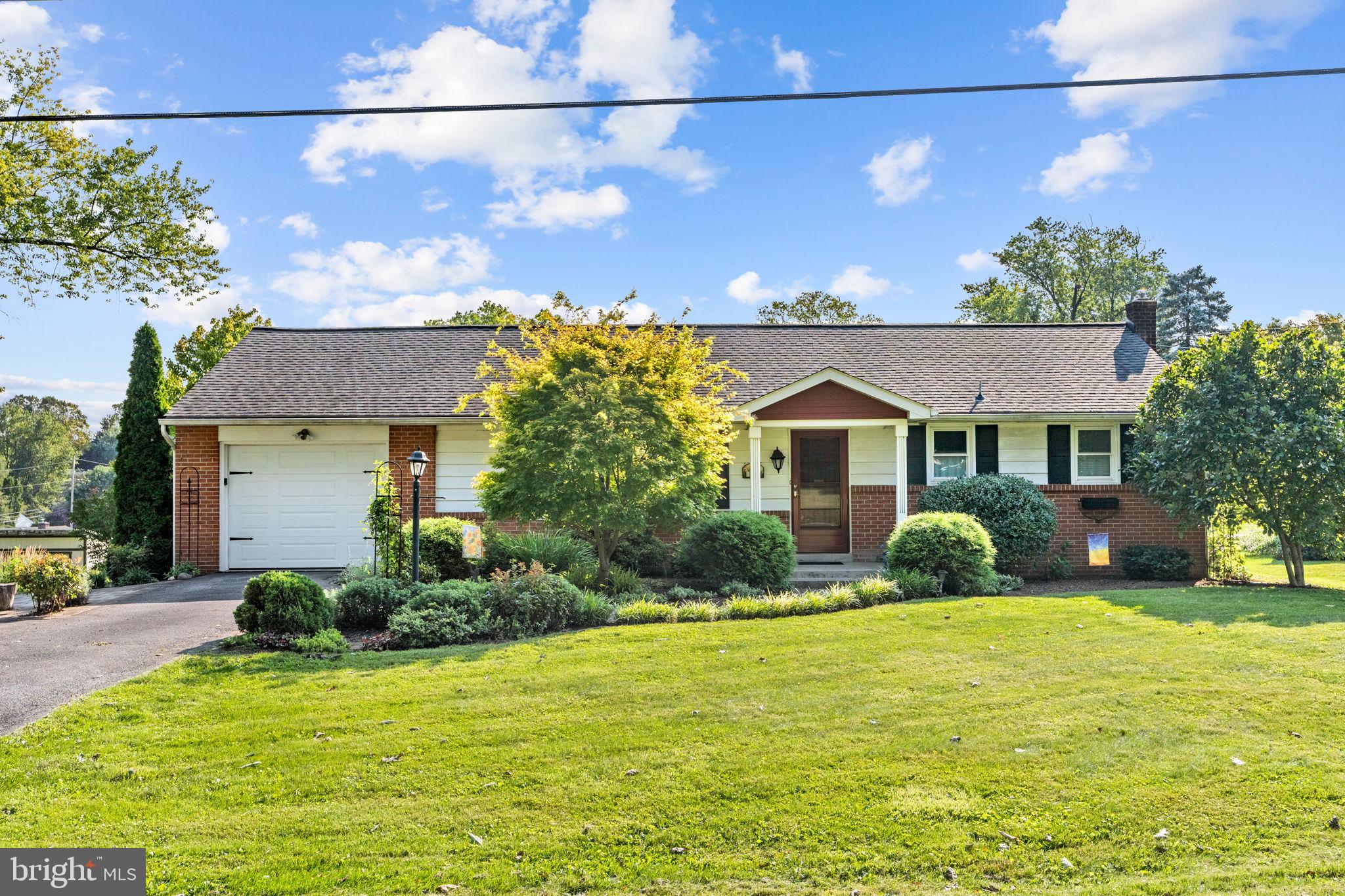 1419 Eden Road Lancaster, PA 17601 - Photo 2 of 32