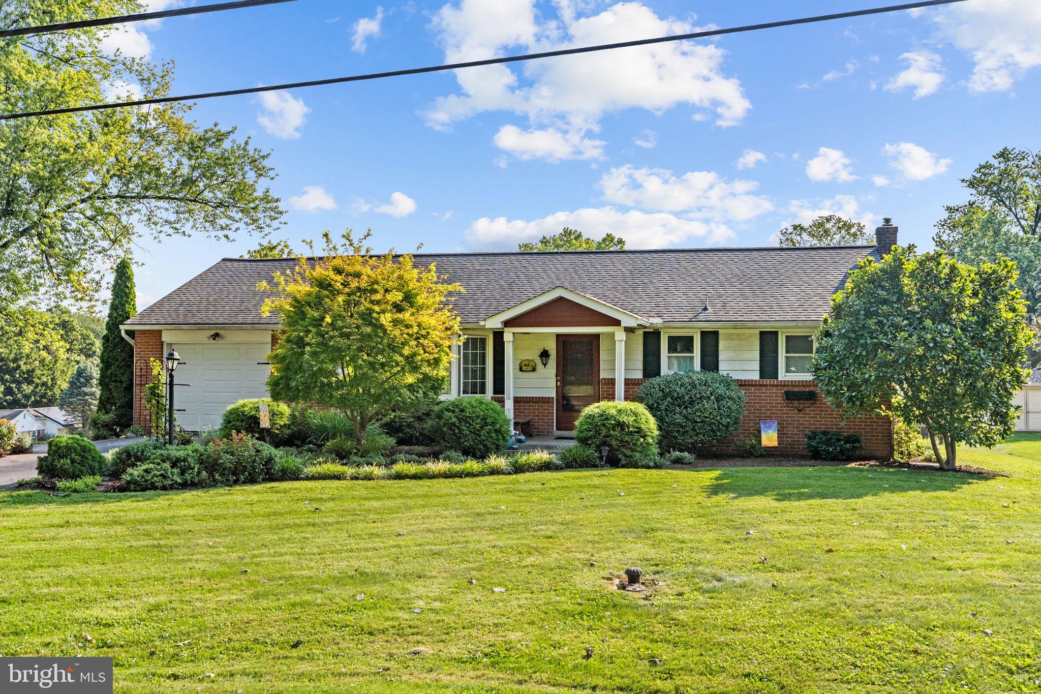 1419 Eden Road Lancaster, PA 17601 - Photo 3 of 32