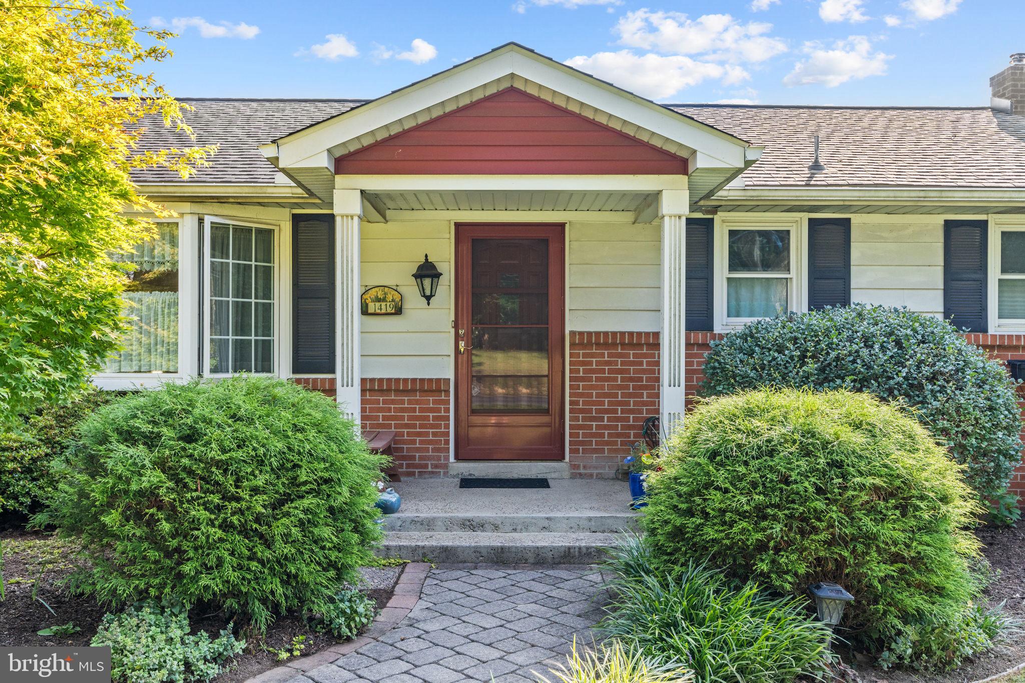 1419 Eden Road Lancaster, PA 17601 - Photo 5 of 32