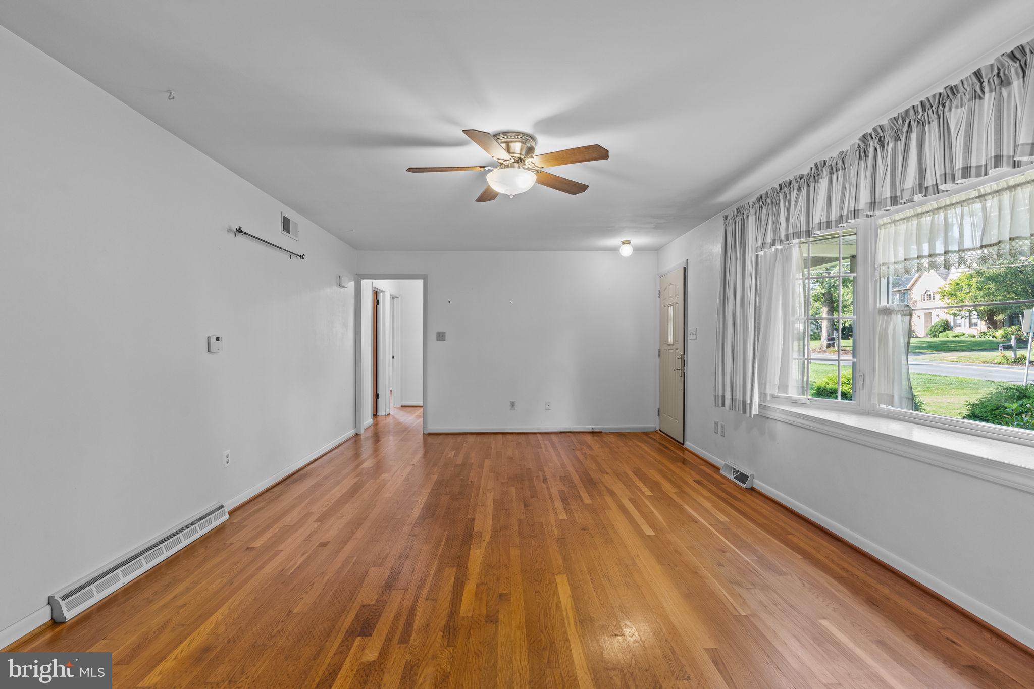 1419 Eden Road Lancaster, PA 17601 - Photo 8 of 32