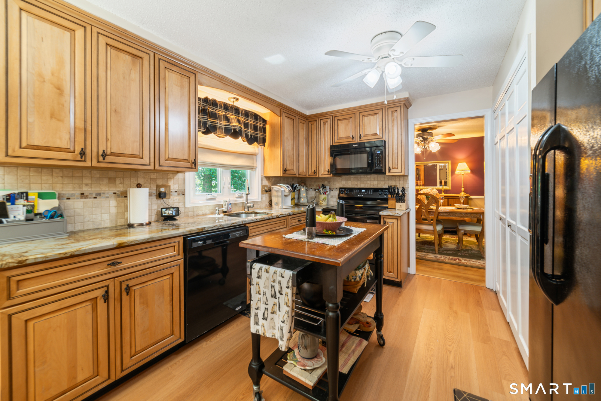 105 Inwood Lane Bristol, CT 06010 - Photo 18 of 40