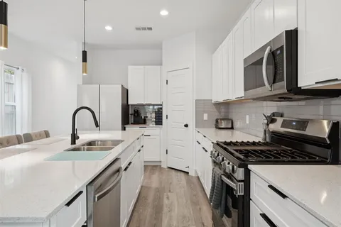 $325,000 | 2608 Birmingham Avenue, Dallas, TX 75215