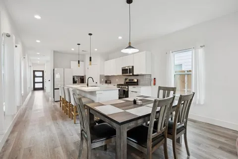 $325,000 | 2608 Birmingham Avenue, Dallas, TX 75215