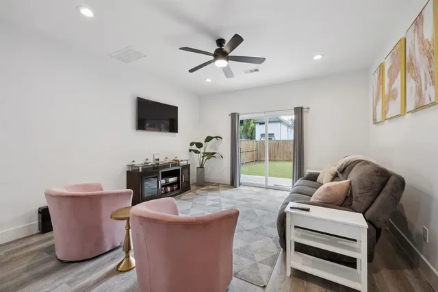 $335,000 | 2608 Birmingham Avenue, Dallas, TX 75215