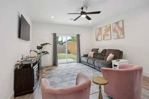 $325,000 | 2608 Birmingham Avenue, Dallas, TX 75215