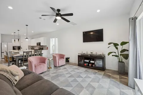 $325,000 | 2608 Birmingham Avenue, Dallas, TX 75215