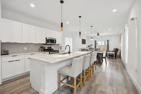 $325,000 | 2608 Birmingham Avenue, Dallas, TX 75215