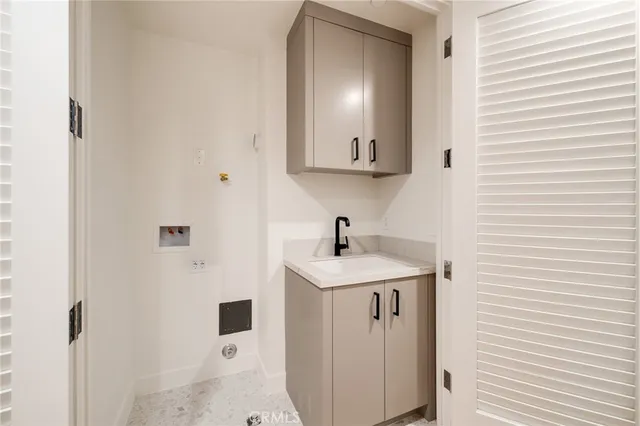 $7,500,000 | 213 Bayview Drive, Manhattan Beach, CA 90266