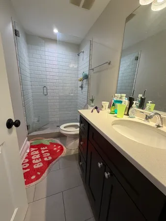 $3,995 | 3138 North Seminary Avenue, Unit GDB, Chicago, IL 60657