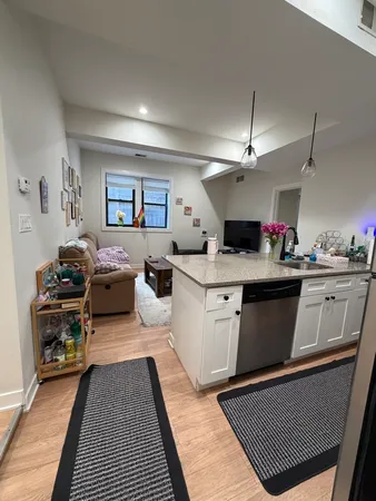 $3,995 | 3138 North Seminary Avenue, Unit GDB, Chicago, IL 60657