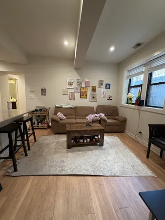 $3,995 | 3138 North Seminary Avenue, Unit GDB, Chicago, IL 60657